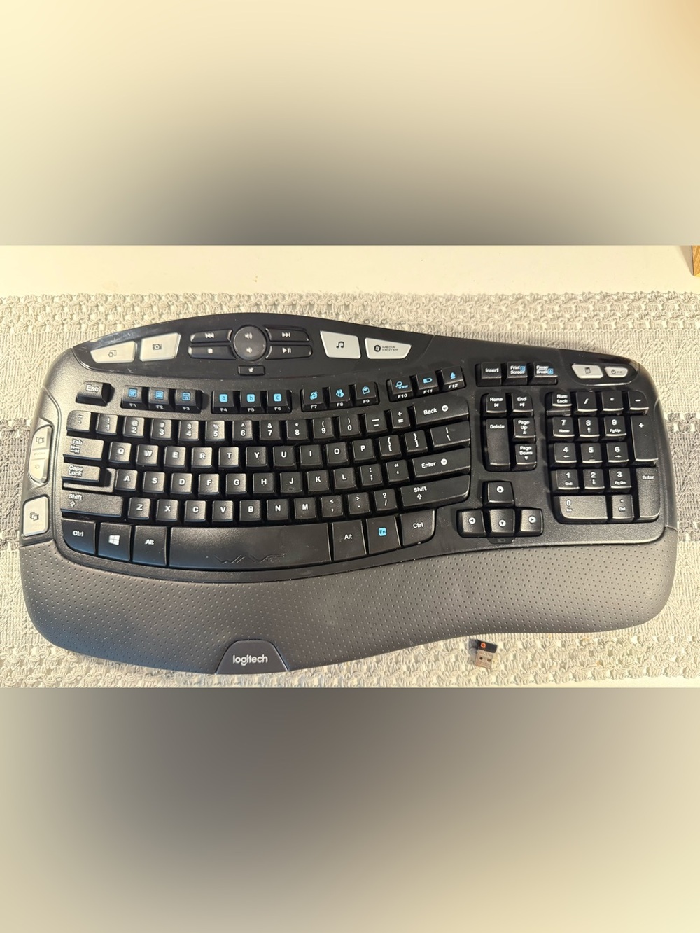 Logitech K350 Black Wave Wireless Keyboard Ergonomic w/Dongle. Tested Working.